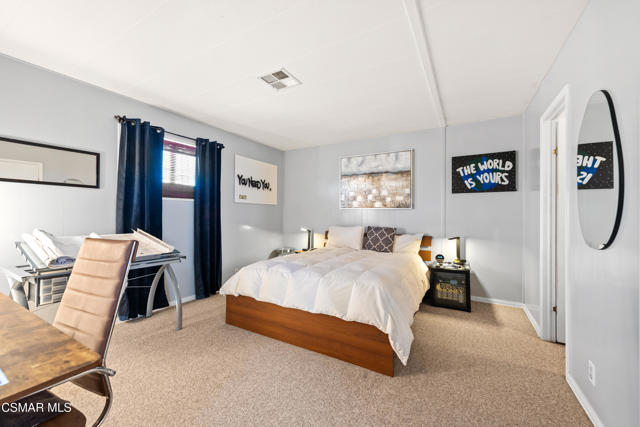 4388 Central Avenue, Camarillo CA: https://media.crmls.org/mediaz/974d1a89-45a9-4dbb-b933-813e257e0a00.jpg