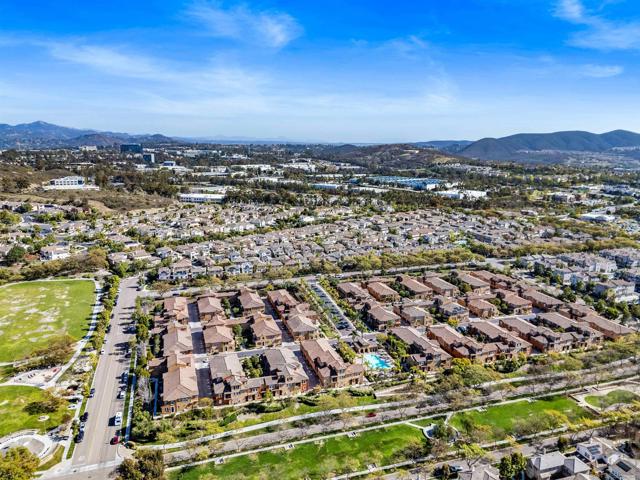 17071 Calle Trevino, San Diego CA: https://media.crmls.org/mediaz/974d2689-21a7-4a90-900d-381b6cb66e22.jpg
