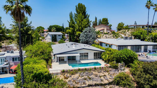 18854 Edleen Drive, Tarzana CA: https://media.crmls.org/mediaz/974da6aa-e5fc-4a8f-93aa-4fac8b7071a3.jpg