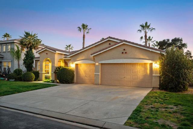 11447 Mirage Drive, Chowchilla CA: https://media.crmls.org/mediaz/974dd78a-8caf-48f7-9112-7a58e72ea9ad.jpg