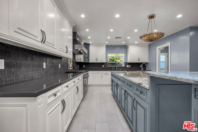 4311 Coquette Place, Tarzana CA: https://media.crmls.org/mediaz/974e0da6-7c53-4488-971a-665a0f319fee.jpg