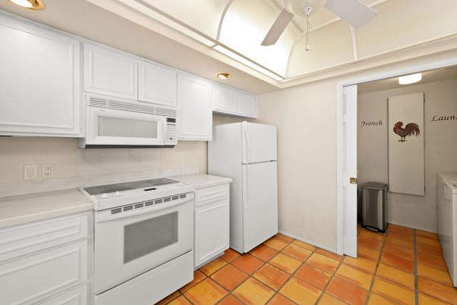 73438 Foxtail Lane, Palm Desert CA: https://media.crmls.org/mediaz/974e55e5-5e1d-44c4-9c46-42ff19185cf7.jpg