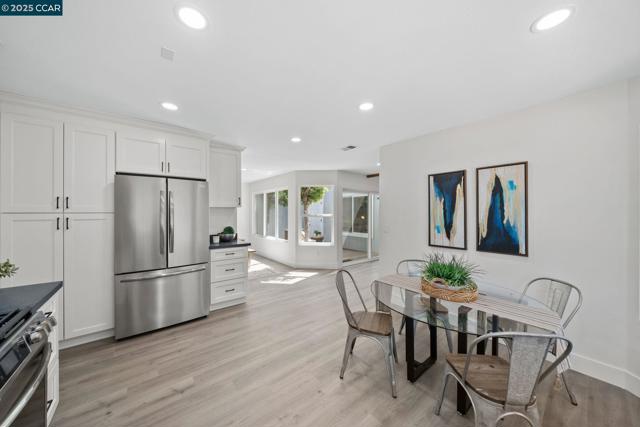 117 Brighton Rd, Alameda CA: https://media.crmls.org/mediaz/974ee5e8-36e7-4c65-a504-52fcb35b0719.jpg
