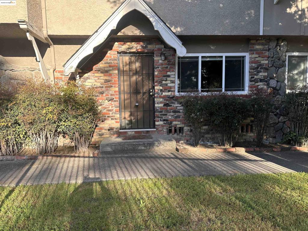 399 W. ANGELA STREET