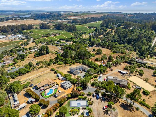 475 Fiesta Court, Watsonville CA: https://media.crmls.org/mediaz/974f651b-4348-4130-b373-5823dcbdae62.jpg