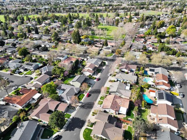 2369 Woodthrush Way, Pleasanton CA: https://media.crmls.org/mediaz/974fca1f-24d2-4c21-b83b-3c4d05dd04b6.jpg