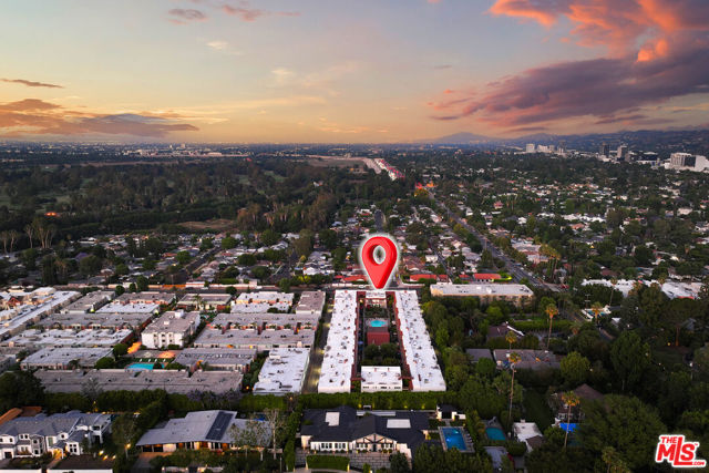 5229 Balboa Boulevard, Encino CA: https://media.crmls.org/mediaz/9750bfef-91ae-4c0a-bf4a-2b2a80096b0a.jpg