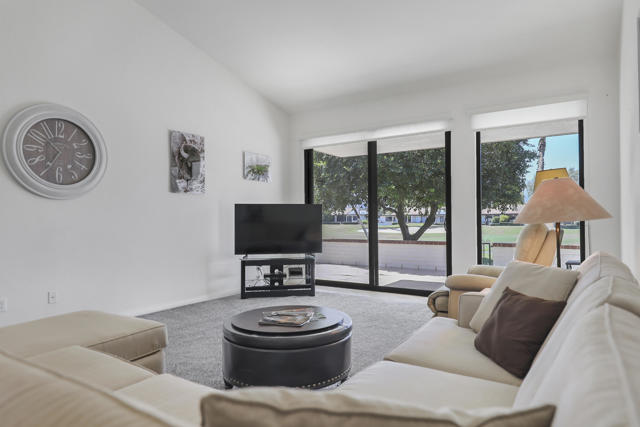 69 Don Quixote Drive, Rancho Mirage CA: https://media.crmls.org/mediaz/975172d3-4dd9-4609-aa76-271688a27ff6.jpg