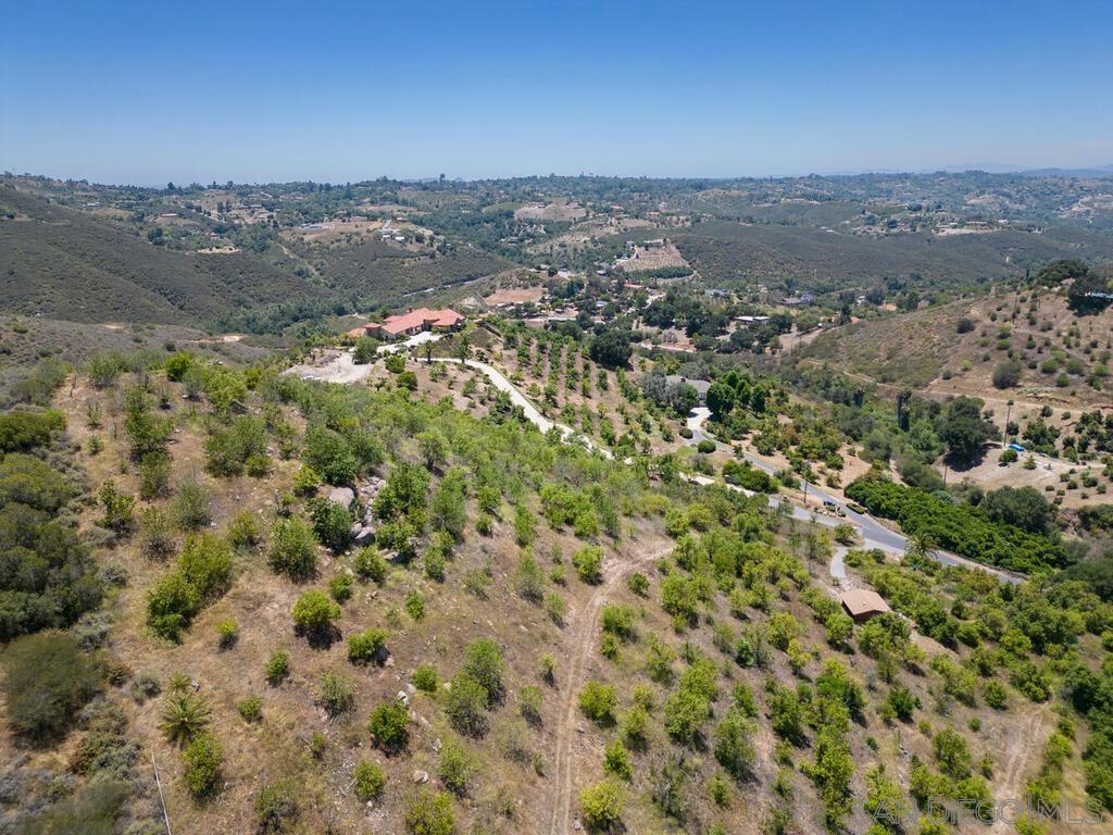 MLS #250029559SD img 13