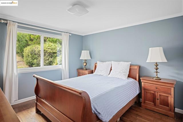 1400 Audubon AVE, Montara CA: https://media.crmls.org/mediaz/9752205a-99c5-433b-ab73-1cc4eb4beca9.jpg