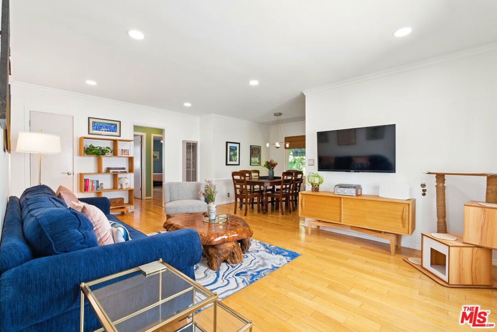 1929 Tamarind Avenue #12