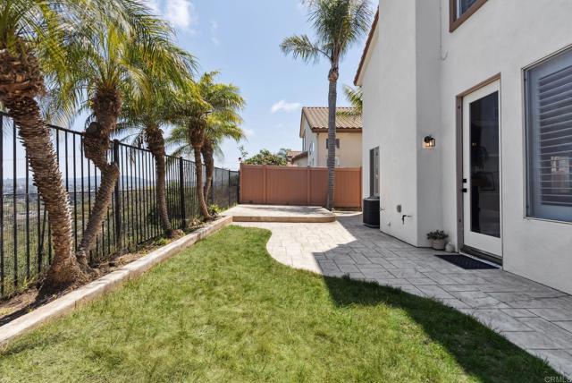 1568 Sapphire Dr, Carlsbad CA: https://media.crmls.org/mediaz/9752d38e-cd9f-43df-8a79-55ca89217754.jpg