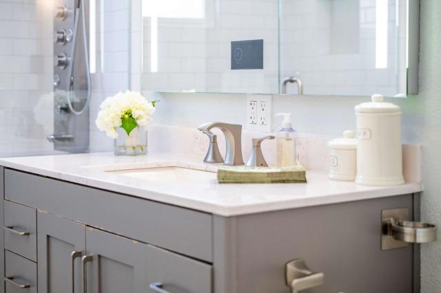 1 Serrano Way, Del Rey Oaks CA: https://media.crmls.org/mediaz/975382e2-571c-4276-9ef8-babaeb261f7c.jpg