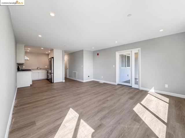 Image 17 of 46 For 4124 Lyon Ave