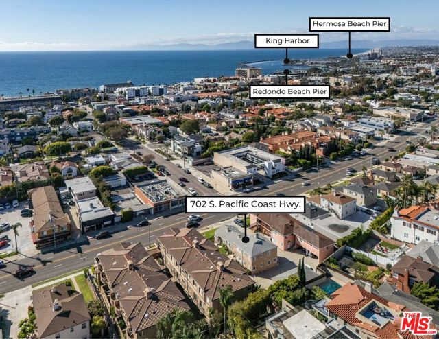 Image 7 of 19 For 702 Pacific Coast Highway