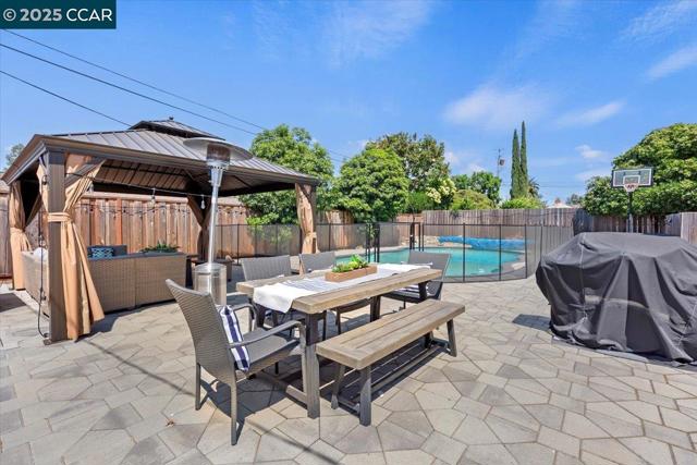 5179 Paul Scarlet Dr, Concord CA: https://media.crmls.org/mediaz/97549ade-b77c-47cd-a514-40853221f3c8.jpg