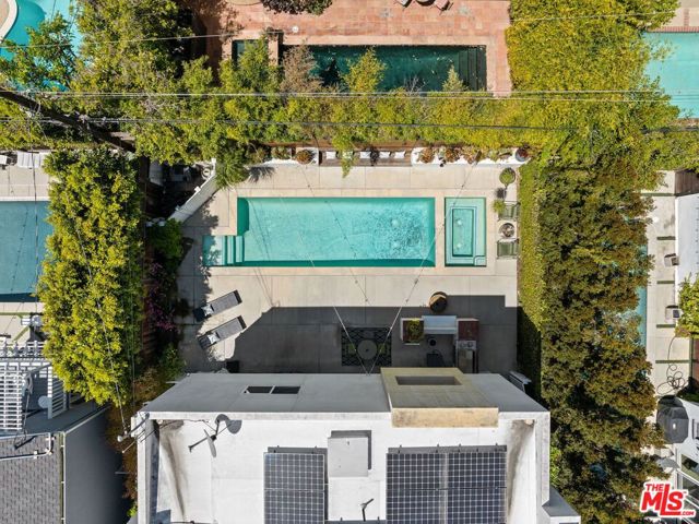 4255 Saint Clair Avenue, Studio City CA: https://media.crmls.org/mediaz/9755319f-fc75-4127-86a2-f3572af35c42.jpg