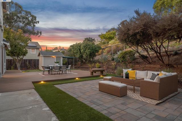 4110 Mystic View Ct, Hayward CA: https://media.crmls.org/mediaz/97555422-2490-4cb3-b795-f6cc8cd211fc.jpg