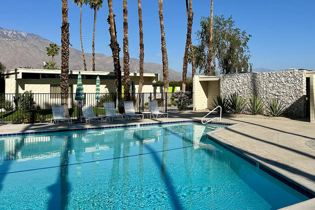 318 Desert Lakes Drive, Palm Springs, CA 92264