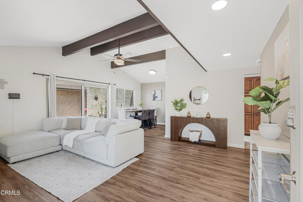 246 W Vineyard Avenue