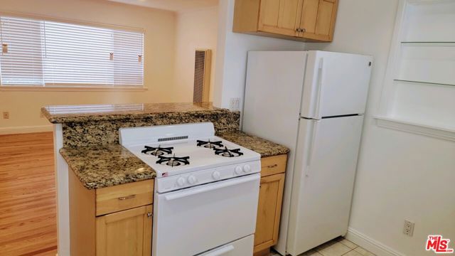 309 Broadway Street, Venice CA: https://media.crmls.org/mediaz/97558ed7-ba14-4afc-972b-c05071547e65.jpg