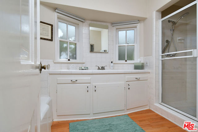 15213 Del Gado Drive, Sherman Oaks CA: https://media.crmls.org/mediaz/9755ab88-6b22-4190-a014-5314461218b3.jpg