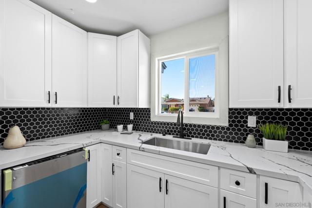 779 Kedzie, San Diego CA: https://media.crmls.org/mediaz/9755d0ea-b354-4ec7-b315-617a32179669.jpg