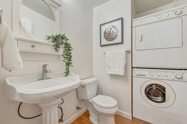 545 W Dana Street, Mountain View CA: https://media.crmls.org/mediaz/9756c3b5-67ee-41ab-a9f0-7b8a85232c46.jpg