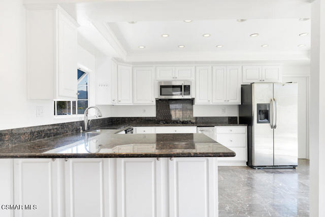 818 N Lois Avenue, Newbury Park CA: https://media.crmls.org/mediaz/97573a10-73c1-4ad0-a986-65b8ff1a5f45.jpg