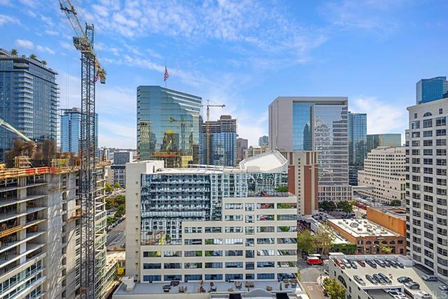 1240 India Street, San Diego CA: https://media.crmls.org/mediaz/9758d1ec-3f9c-42de-99c5-a8e7bd4c002b.jpg