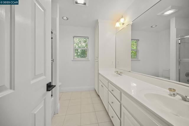 107 Leafield Rd, Danville CA: https://media.crmls.org/mediaz/97592678-5c7f-46ca-b833-15ed2cafd2c2.jpg
