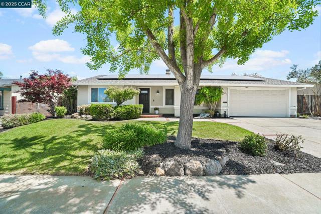 1630 Frankfurt Way, Livermore CA: https://media.crmls.org/mediaz/9759873a-6f88-47ca-82c0-a86d0d55185b.jpg
