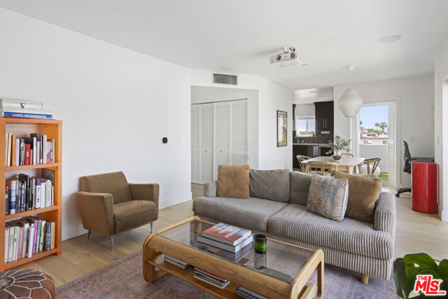 1400 N Vista Street, Los Angeles CA: https://media.crmls.org/mediaz/975a190b-2ad1-4a0d-a873-863d3bd8b212.jpg