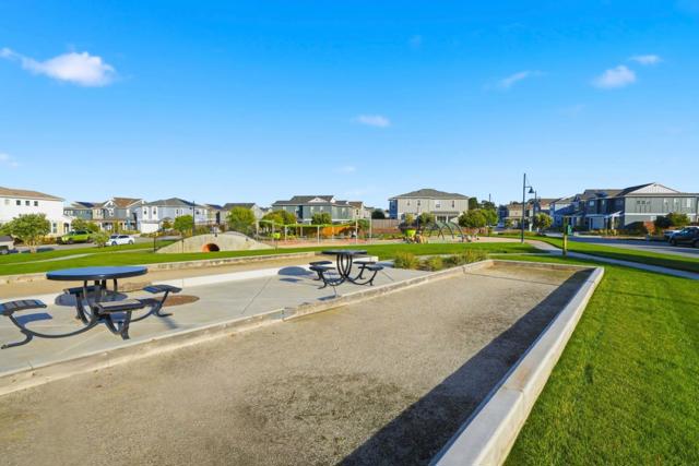 275 Skyview Drive, Marina CA: https://media.crmls.org/mediaz/975aca94-e44f-4bd2-b2e8-2613d93964da.jpg