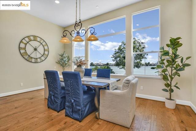 133 Clear Lake Ct, Oakley CA: https://media.crmls.org/mediaz/975b0871-5e97-4761-9fa3-13c57296f213.jpg