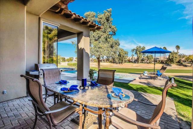 247 Loch Lomond Road, Rancho Mirage CA: https://media.crmls.org/mediaz/975b769c-41ae-46bc-98cb-fa4e6fa2b9ee.jpg