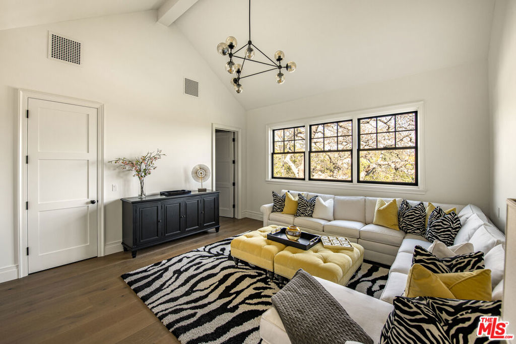 MLS #25490861 img 18