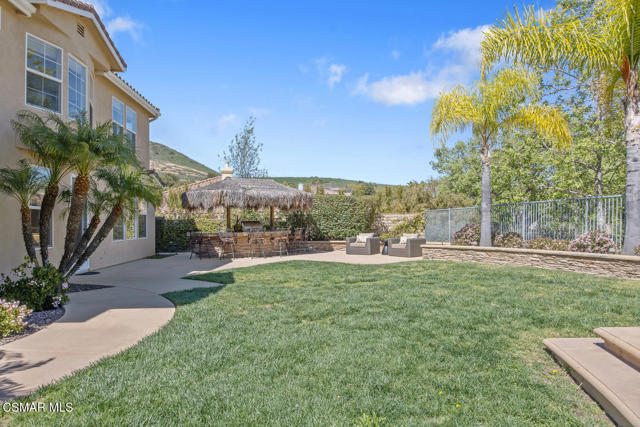 3034 Heavenly Ridge Street, Thousand Oaks CA: https://media.crmls.org/mediaz/975c044c-d979-42c7-bcc8-e4d9854a2f79.jpg