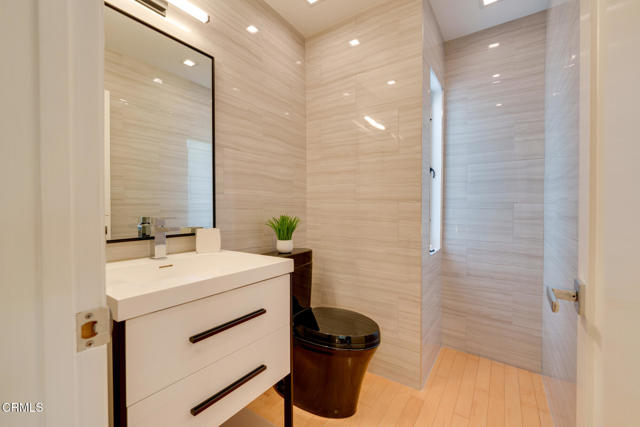 Detail Gallery Image 11 of 50 For 750 Portola Ter, Los Angeles,  CA 90042 - 3 Beds | 2/1 Baths