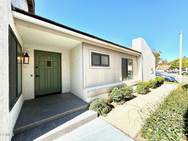 Detail Gallery Image 3 of 37 For 532 Village Rd, Port Hueneme,  CA 93041 - 3 Beds | 2 Baths
