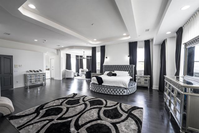 733 CLAYBURN CT, Alpine CA: https://media.crmls.org/mediaz/975c5a64-1e03-4d30-97cc-0945805e68f4.jpg