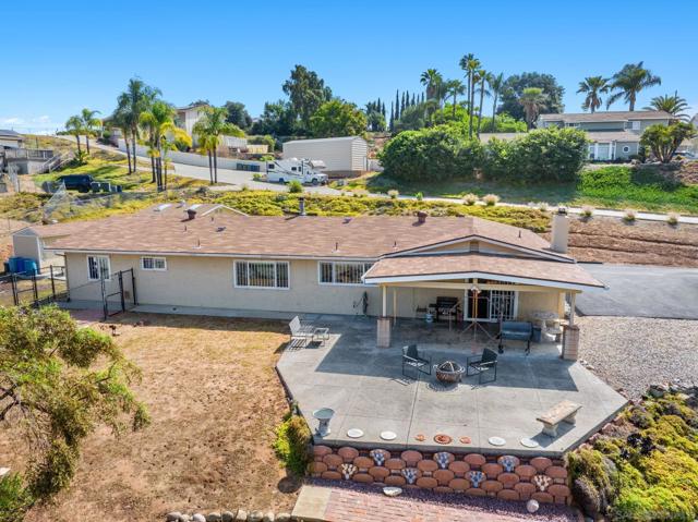 12220 Valhalla Drive, Lakeside CA: https://media.crmls.org/mediaz/975c8e77-6608-4dce-99e8-67f6a8fb013a.jpg