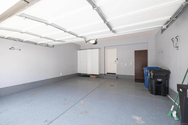 2092 Tango Loop, Chula Vista CA: https://media.crmls.org/mediaz/975cc57c-a04b-436e-bdc6-cf5c246f5836.jpg