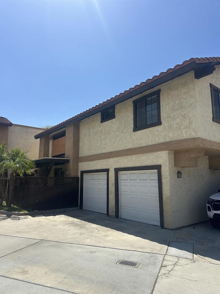 569 S Mollison #G