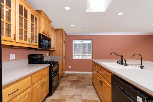 Detail Gallery Image 7 of 36 For 8364 Lake Ashwood Ave, San Diego,  CA 92119 - 4 Beds | 2/1 Baths