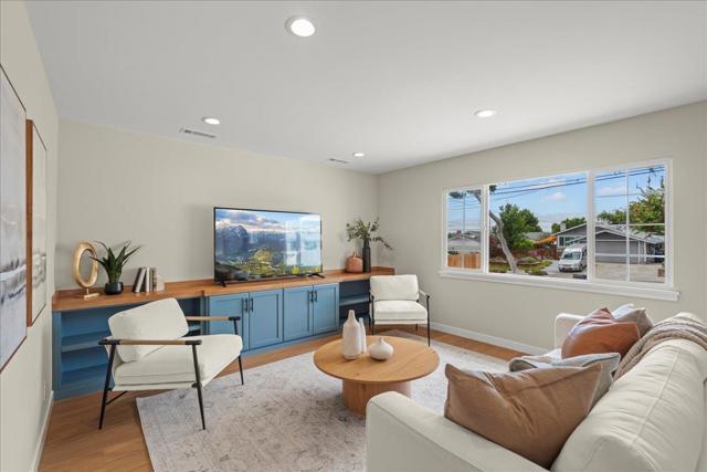 613 Evangeline Way, Hayward CA: https://media.crmls.org/mediaz/975da915-5e1e-4803-b1be-f08f8b9864e2.jpg