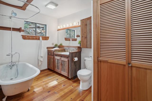 2120 Pack Trail, Mount Shasta CA: https://media.crmls.org/mediaz/975e437e-341c-4561-a475-4f161b887daa.jpg