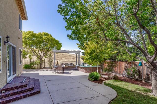 7048 Huntsfield Court, San Jose CA: https://media.crmls.org/mediaz/975e553f-bb36-4913-97fc-db73c28196d3.jpg