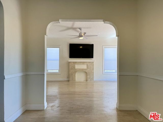2927 S West View Street, Los Angeles CA: https://media.crmls.org/mediaz/975e653f-cb27-446d-aaef-670fe6940c4d.jpg