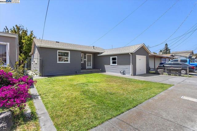 1629 Thrush Ave, San Leandro CA: https://media.crmls.org/mediaz/975e739d-2590-40af-ae69-d92e7289b5c4.jpg